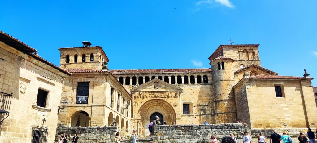 La Colegiata de Santa Juliana en Santillana del Mar