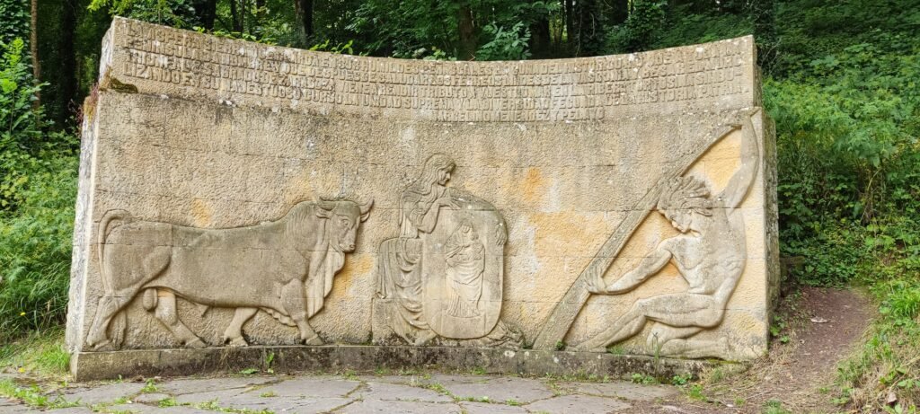 Monumento en el Nacimiento del Río Ebro