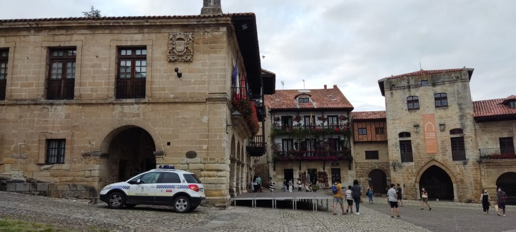 Plaza Mayor de Ramón Pelayo de Santillana del Mar