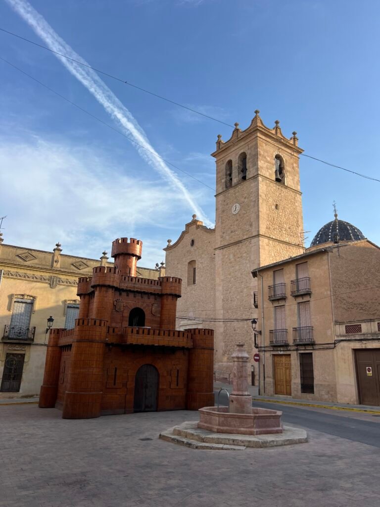 Plaza de la Iglesia de Caudete