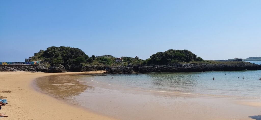 Playa del Sable en Isla en Cantabria