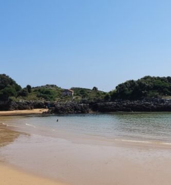 Playa del Sable en Isla en Cantabria