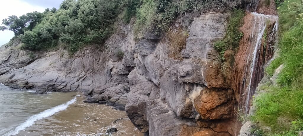 Cascada de Dícido y Playa de Dícido