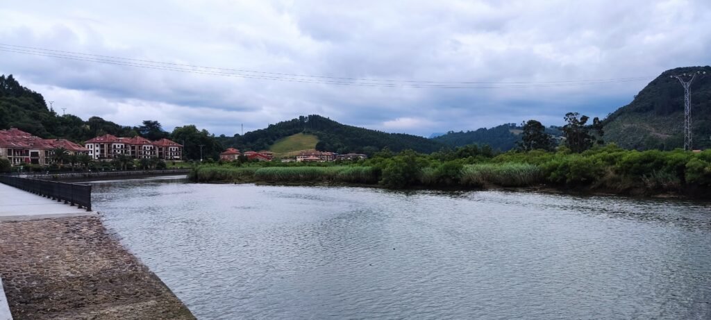 Vistas de Limpias y el Río Asón