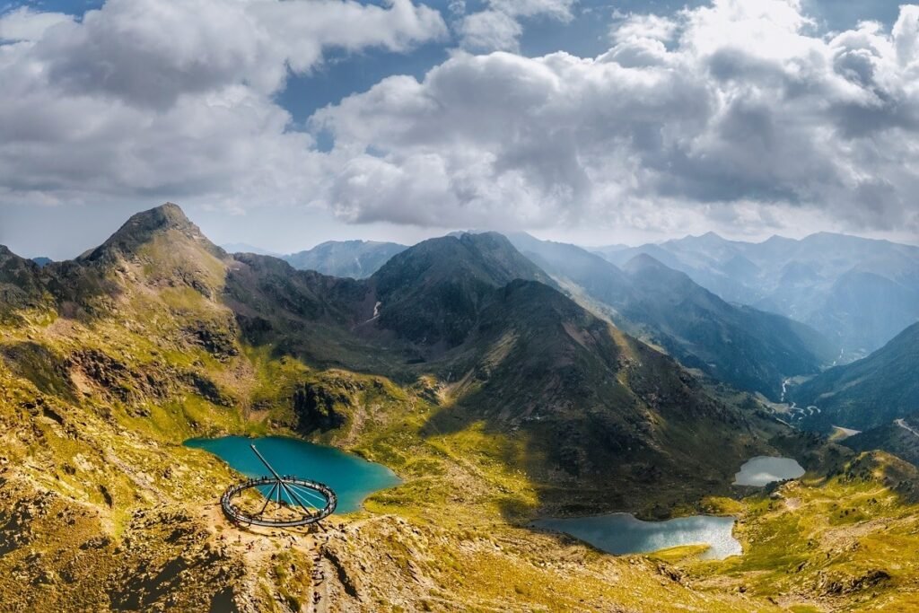 Lagos de Tristaina - Tres lagos de origen glaciar de aguas turquesas: Estany Primer, Estany del Mig y Estany de més Amunt